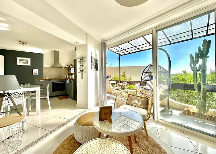 Villa 2 Pieces Vue A Pied Le Lavandou