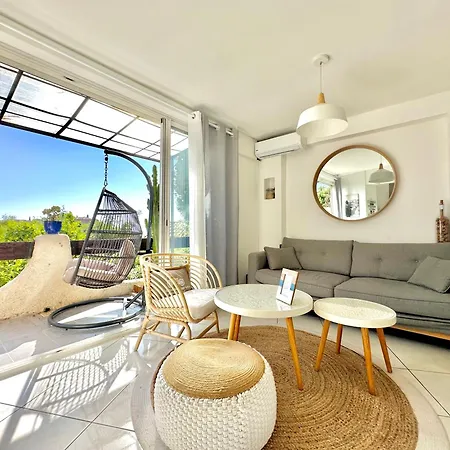 2 Pieces Vue A Pied Villa Le Lavandou